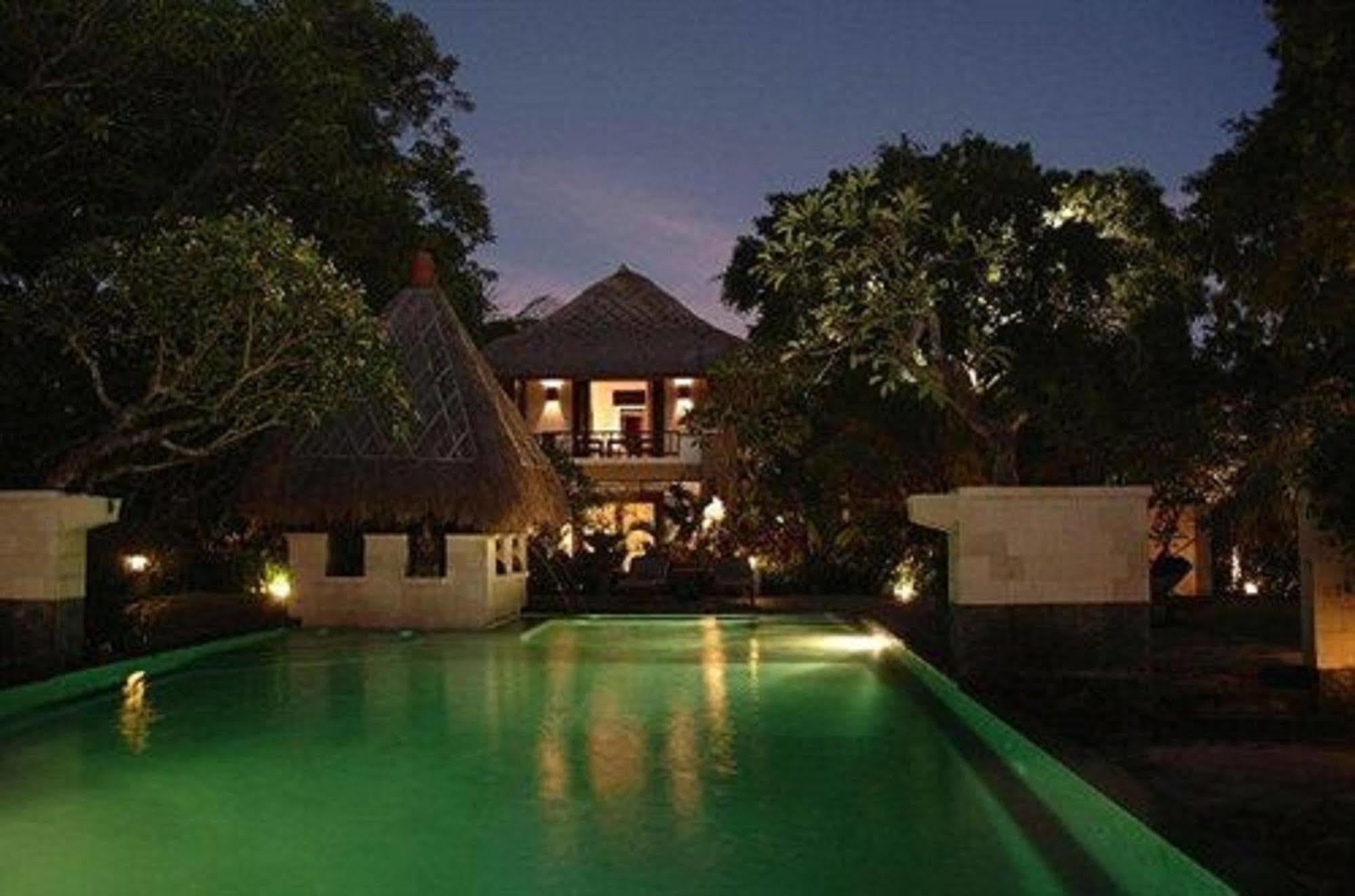 The Sandi Phala Beach Resort And Ma Joly Restaurant Kuta Lombok Exterior foto